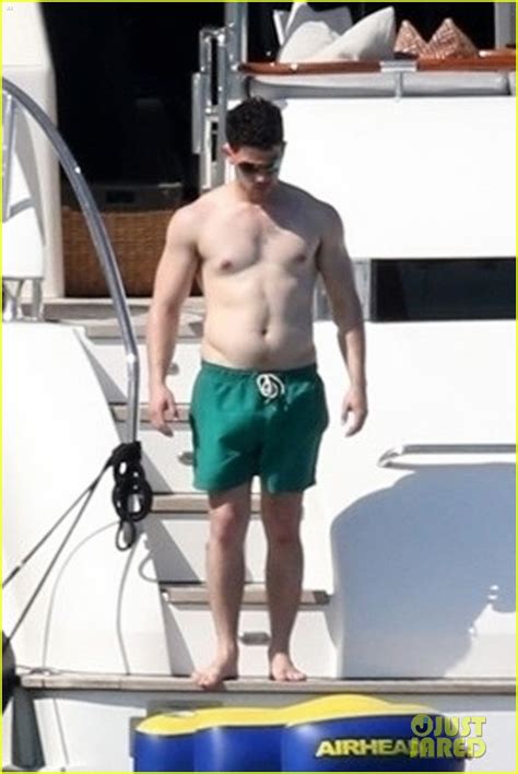 nick jonas shirtless|This Shirtless Nick Jonas Pic Has Fans Losing Their .